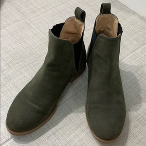 Chelsea boots